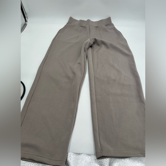 Women’s Mondetta wide leg scuba material pants size S color Tan. Waist 13 - Picture 2 of 8